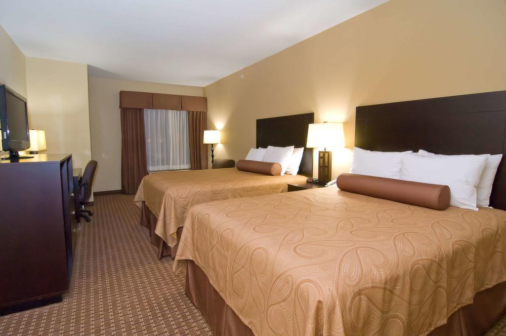 Best Western Bastrop Pines Inn Esterno foto